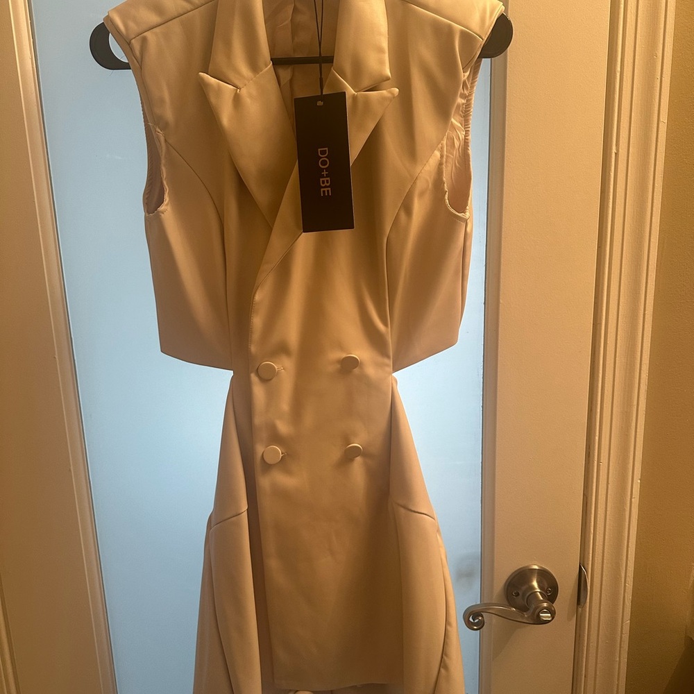 DO+BE Cream Sleeveless Dress